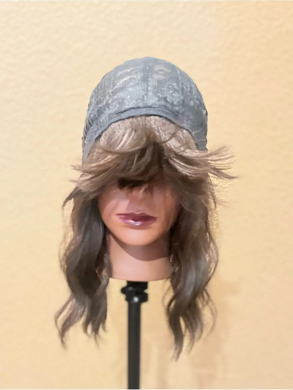Stylish Women’s Shoulder-Length Wig with Bangs - Brown